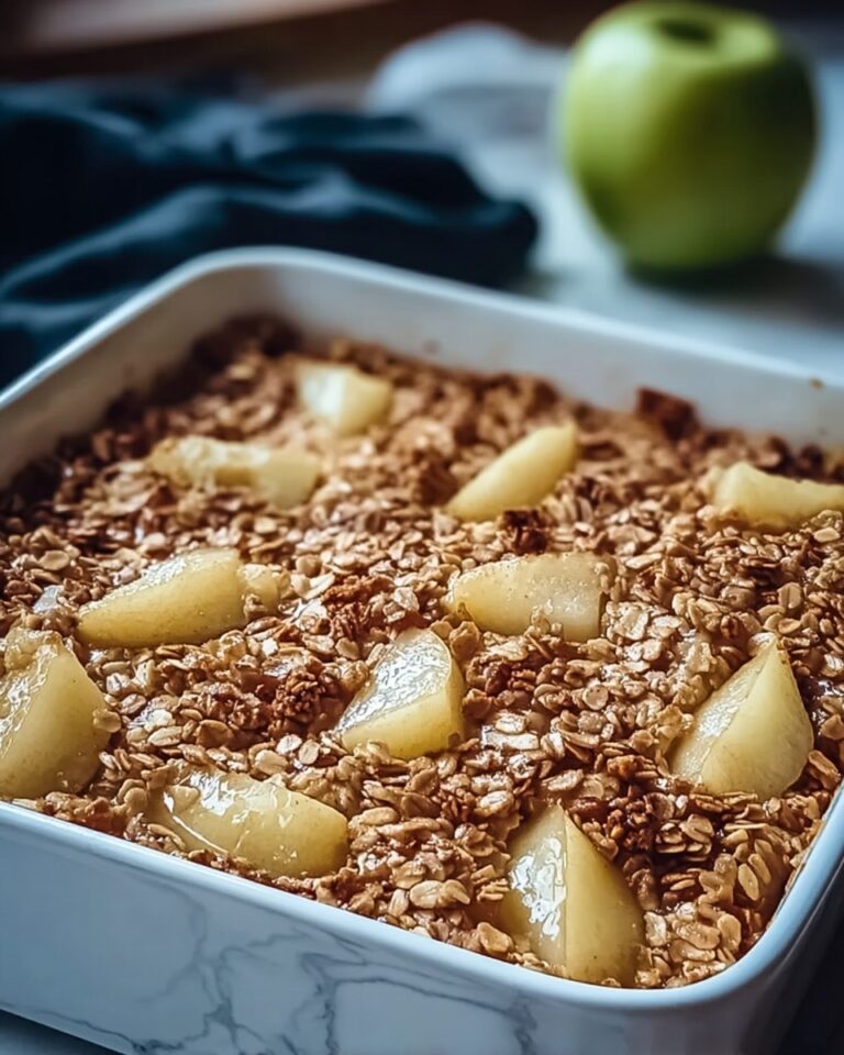 Cozy Amish Style Apple and Cinnamon Baked Oatmeal Recipe